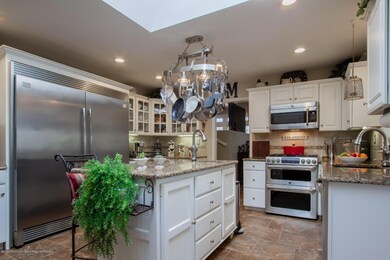 Kitchen (2)