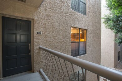 5124 N 31st Pl front door