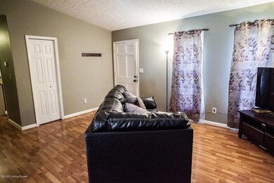 8416 Cloverport Dr, Louisville, KY 40228 - photo 3