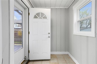 25 4th Ave, Woonsocket, RI 02895 - photo 5