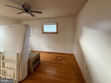 23 C St unit 3, Keyser, WV 26726 - photo 2