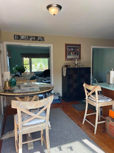 kitchen eating area in 2 bedroom unit