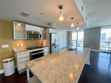 185 SW 7th St unit 2011, Miami, FL 33130 - photo 2