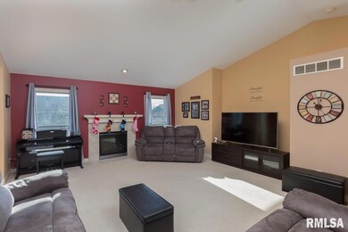 1649 W 65th St, Davenport, IA 52806 - photo 2