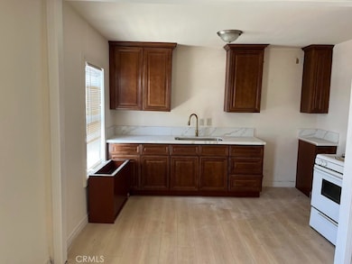 1353 1353 W 90th, Los Angeles, CA 90044 - photo 3