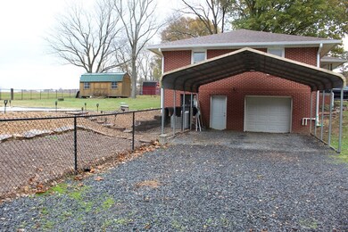 1 Car Garage
