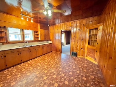 602 E Main St, Christopher, IL 62822 - photo 7