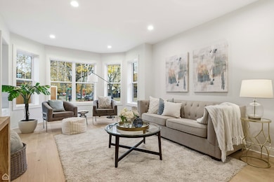 unlisted-address, Chicago, IL 60625 - photo 2