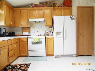 Lots of food storage space with side by side and p