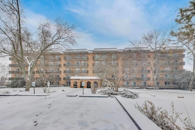 512 Redondo Dr unit 107, Downers Grove, IL 60516 - photo 2