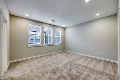 8446 Berry Green Ln, Houston, TX 77022 - photo 7