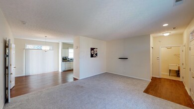 5932 Hickory Brook Way unit 5932, Columbus, OH 43213 - photo 2