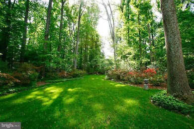 9122 Santayana Dr, Fairfax, VA 22031 - photo 6