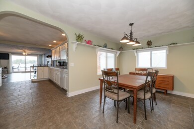 12247 Islandview-6