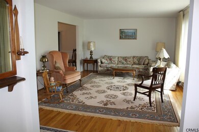 10 Robinson Rd, Schenectady, NY 12302 - photo 4