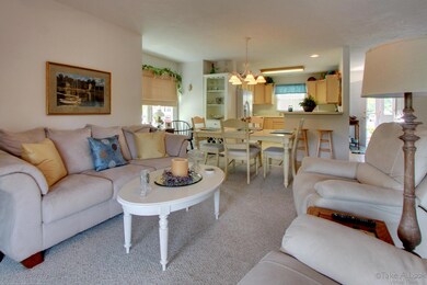 515 Cambridge Court_fam rm dining area