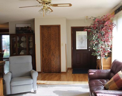 FOYER<|><|>