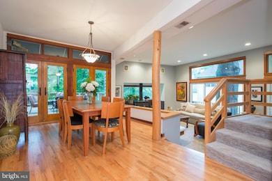 6523 Persimmon Tree Rd, Cabin John, MD 20818 - photo 3