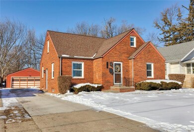 3100 47th St, Des Moines, IA 50310 - photo 2