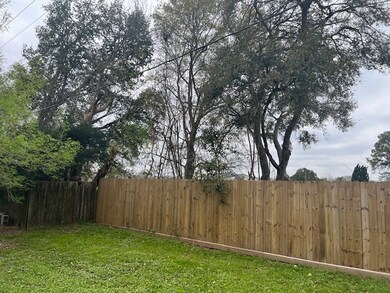 17110 Townes Rd, Friendswood, TX 77546 - photo 3