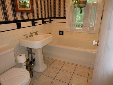 2nd Floor Full Bath