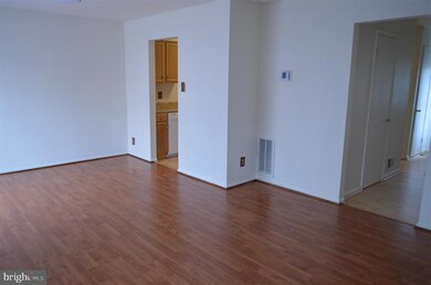 29 Gravenhurst Ct, North Potomac, MD 20878 - photo 3