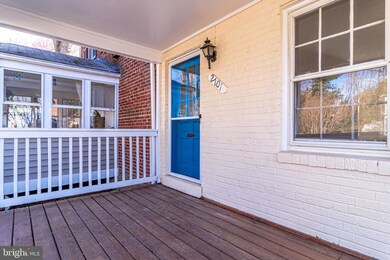 2701 Farmington Dr, Alexandria, VA 22303 - photo 5