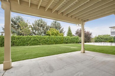 7 N 78th Ave_04