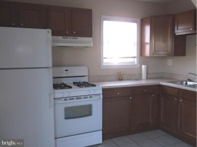 209 Cabbel Dr, Manassas Park, VA 20111 - photo 3