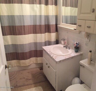 310 Forrest St, Wayland, MI 49348 - photo 3