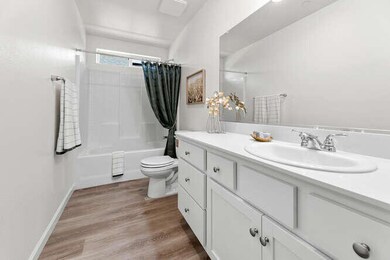 31141 Rd 72 Visalia CA 93291-small-052-0
