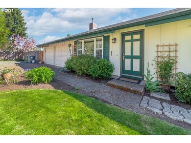 1922 Minda Dr, Eugene, OR 97401 - photo 3