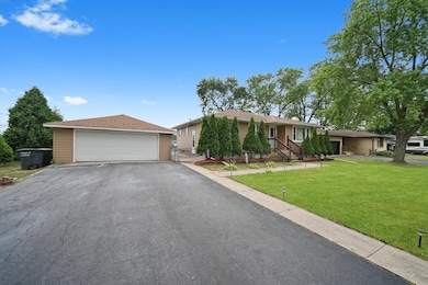 2307 177th St, Lansing, IL 60438 - photo 2