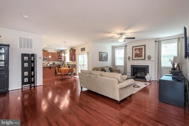 3813 Grafton Ct, Triangle, VA 22172 - photo 7