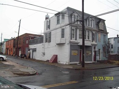 1261 Walnut St, Harrisburg, PA 17103 - photo 2