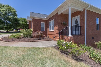 207 Green Chase W, Anderson, SC 29621 - photo 4