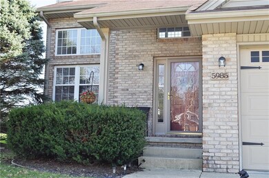 5985 Sheridan Ct, Columbus, IN 47203 - photo 3