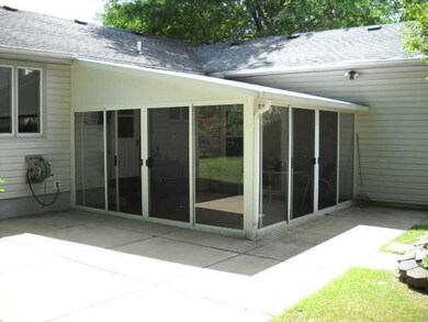 1173 Doebler Dr, North Tonawanda, NY 14120 - photo 3