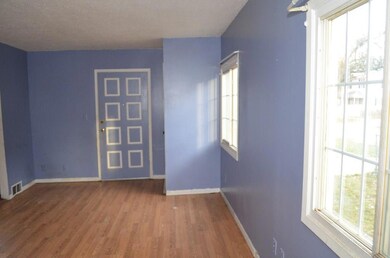 2430 Lyon St, Des Moines, IA 50317 - photo 4