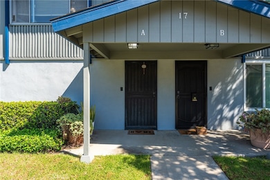 1107 W Memory Ln unit 17A, Santa Ana, CA 92706 - photo 5
