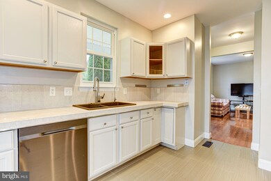 9406 Guilford Rd, Columbia, MD 21046 - photo 5