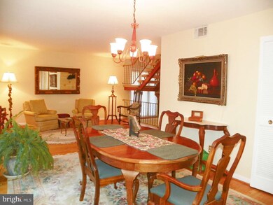 11206 Wedge Dr, Reston, VA 20190 - photo 7