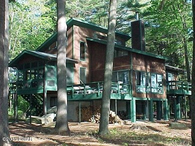 138 Hemlock Point Ct, Hawley, PA 18428 - photo 2