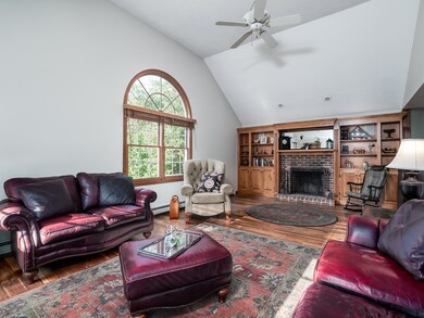 60 Kristin Ct, Northbridge, MA 01534 - photo 2