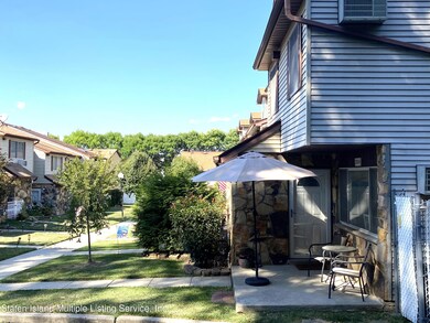 32 Croft Ct unit A, Staten Island, NY 10306 - photo 4