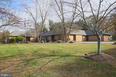 1301 Lavall Dr, Davidsonville, MD 21035 - photo 2