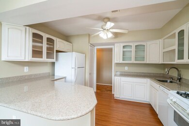 10079 Windstream Dr unit 4, Columbia, MD 21044 - photo 3