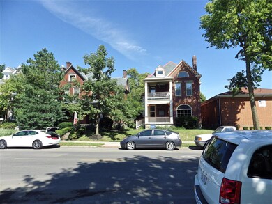 987 Bryden Rd, Columbus, OH 43205 - photo 4