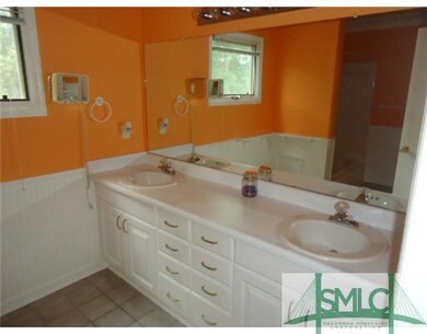 Master Bath/Spa.