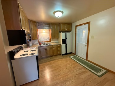 2125 Riverview Dr, Green Bay, WI 54303 - photo 4